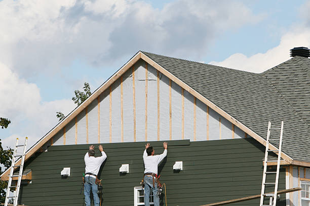Professional Emergency Siding Repair technician working in Mechanicsville, VA
